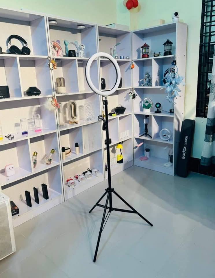 ১০ ইঞ্চি রিং লাইট সাথে পাবেন ৭ ফিট স্টান্ড